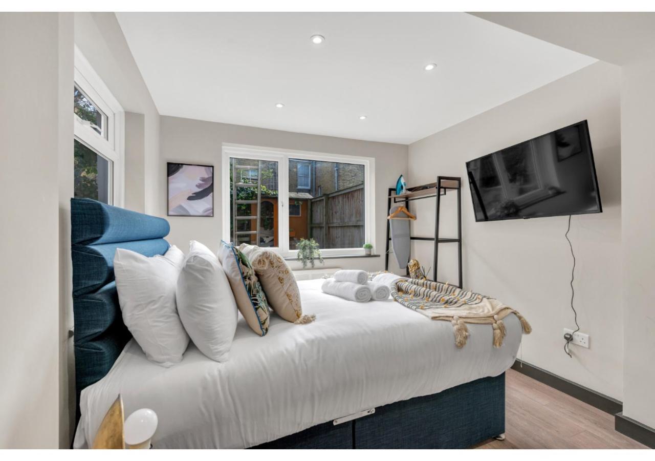 The Ultimate Hangout Spot: Modern * Londen